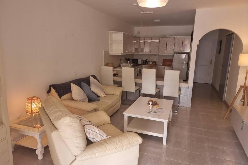 Casa Gales: Relax Next To The Sea Apartment For Families Corralejo Exterior photo